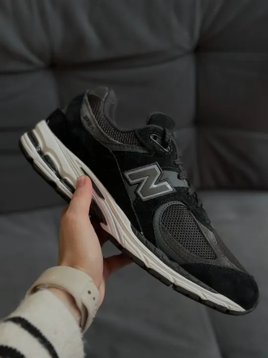 New Balance Кросівки 2002R, чорні, фото 1