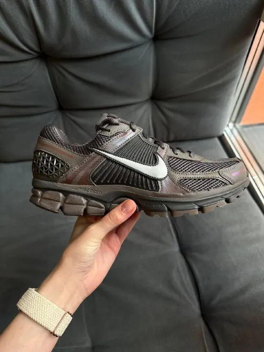 Взуття Nike Zoom Vomero 5, фото 1